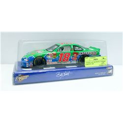 1:24 DIE CAST MUPPETS # 18 BOBBY  LABONTE 2001