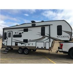 2018 FOREST RIVER ROCKWOOD ULTRA LITE 2440LBS