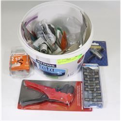 2 BUCKETS OF TOOLS VARIOUS : BITS