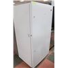 Image 1 : GE WHITE STANDUP FREEZER WITH DRAWERS AND SHELVES