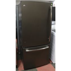 GE SLATE TONE STAINLESS STEEL  FRIDGE WITH BOTTOM