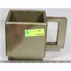 DISNEY BEAUTY AND THE BEAST 714/1000 MANLY CUP