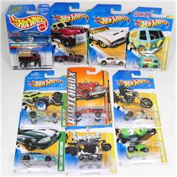 BOX OF 10 ASSORTED HOT WHEELS COLLECTIBLES