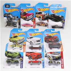 BOX OF 10 ASSORTED HOT WHEELS COLLECTIBLES