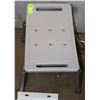 Image 1 : BATH STOOL NO GRIPS/BACK