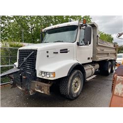 2005 VOLVO DUMP MODEL VED12-465 TRUCK, WHITE, VIN # 4V5KC9GH25N391985