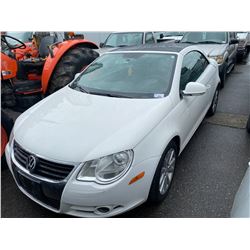 2008 VOLKSWAGEN EOS 2.0T, 2DR CONVERTIBLE, WHITE, VIN WVWBA71F08V047853