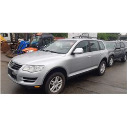 2010 VOLKSWAGEN TOUAREG TDI, 4DR SUV, SILVER, VIN # WVGFK6A96AD001633