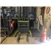 Image 2 : CLARK NARROW ISLE TYPE E 24V FORKLIFT MODEL NP300D30 NO CHARGER
