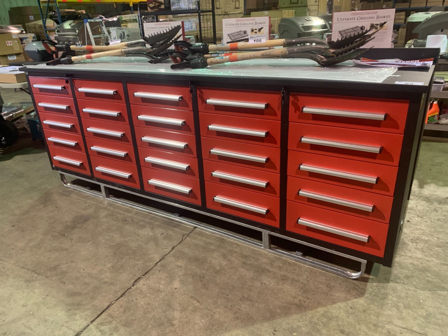 2020 RED STEELMAN 10 FT WORK BENCH WITH 25 DRAWERS. 112*26*39 INCH DRAWERS