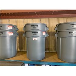 6 BRUTE RUBBERMAID 32 GALLON GARBAGE BINS