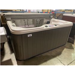 CAL SPA HOT TUB, AMERICAN SPAS, SANDSTONE, ARCY, 100X100 SMOKE BASE, LOUNGER,3 PILLOWS,