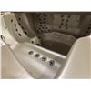 Image 3 : CAL SPA HOT TUB, AMERICAN SPAS, SANDSTONE, ARCY, 100X100 SMOKE BASE, LOUNGER,3 PILLOWS,