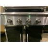 Image 2 : BBQTEK MODEL GSF2520KL STAINLESS STEEL / BLACK 5 BURNER PROPANE BBQ GRILL