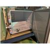 Image 2 : BROIL CHEF RF20D-A STAINLESS STEEL 20" BUILT-IN ELECTRIC REFRIGERATOR