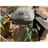 Image 1 : BROIL CHEF EC240 CULINARY 24" OUTDOOR CHARCOAL GRILL