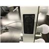 Image 3 : HOLLYWOOD GLOW PLUS BT VANITY MIRROR WITH BLUETOOTH SPEAKER, TOUCHSCREEN DIMMER AND 13 HIGH QUALITY