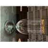 Image 2 : 2 TRAYS OF APPROXIMATELY 50 GOLD RIMMED WINE GLASSES