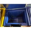 Image 2 : PAIR OF BLUE CAMBRO UPC400 INSULATED FOOD TRANSPORT CONTAINERS