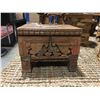 Image 1 : ANTIQUE TRUNK - (APPROX 17.5" X 13.5" X 13") - MSRP $386