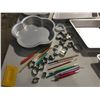 Image 2 : TABLE LOT OF ASSTD CAKE DECORATING EQUIPMENT & SUPPLIES INCLUDING 2 X 3 TIER DIAMOND PAN SET/FLOWER