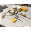Image 1 : SMALL BOX OF ASSTD POTTERY TOOLS/SPONGES & 2 JARS OF GLAZE