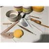 Image 3 : SMALL BOX OF ASSTD POTTERY TOOLS/SPONGES & 2 JARS OF GLAZE