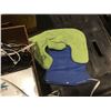 Image 21 : PALLET LOT OF ITEMS. PICTURE FRAMES, SUITCASE, VHS, DVD, SHOULDER HEAT PAD,