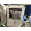 Image 1 : THE SEASONS COLLECTION EXTRA WARMTH WHITE GOOSE DOWN COMFORTER - 600 FILL POWER/500 THREAD