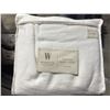 Image 1 : WAMSUTTA VINTAGE KING SIZE RUFFLE DUVET COVER (100% COTTON) - 110" X 96"