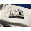 Image 1 : UGG BREA QUEEN SIZE REVERSIBLE COMFORTER SET (COMFORTER & 2 SHAMS)