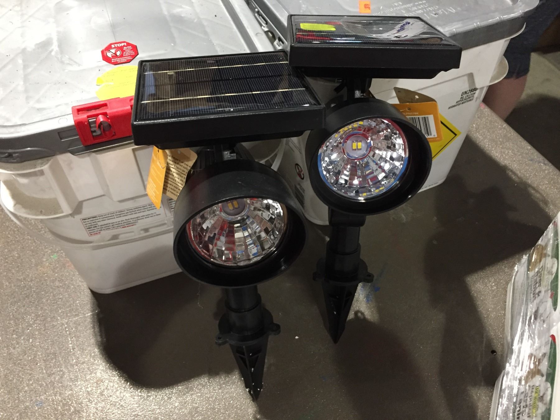 PARADISE SOLAR POWERED SPOT LIGHT (ON/OFF SWITCH) X 2 - E