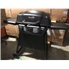 Image 1 : CHAR-BROIL CLASSIC 3-BURNER GAS GRILL - NEW IN BOX - A