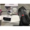 Image 2 : 1 PAIR MENS SIZE XL SLIPPERS, LADIES WAMSUTTA (ONE SIZE FITS MOST), 1 PAIR COMFY FEET (SIZE S/M)