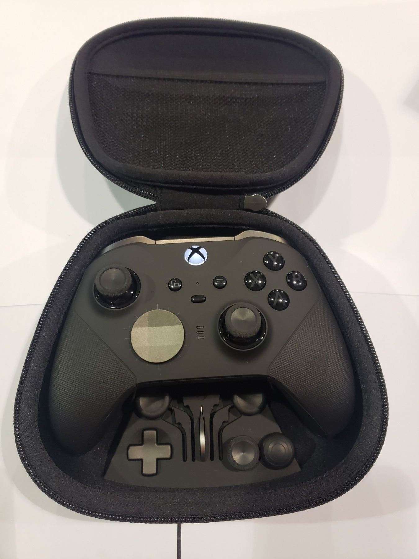 XBOX ELITE SERIES 2 WIRELESS CONTROLLER - Able Auctions elite series 2 wireless controller