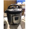 Image 1 : INSTANT POT DUO SV PRESSURE COOKER HAS DAMAGE
