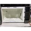 Image 2 : PANASONIC MICROWAVE MISSING PLATE AND DOES NOT TURN ON