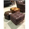 Image 2 : 3 LEATHER OTTOMANS