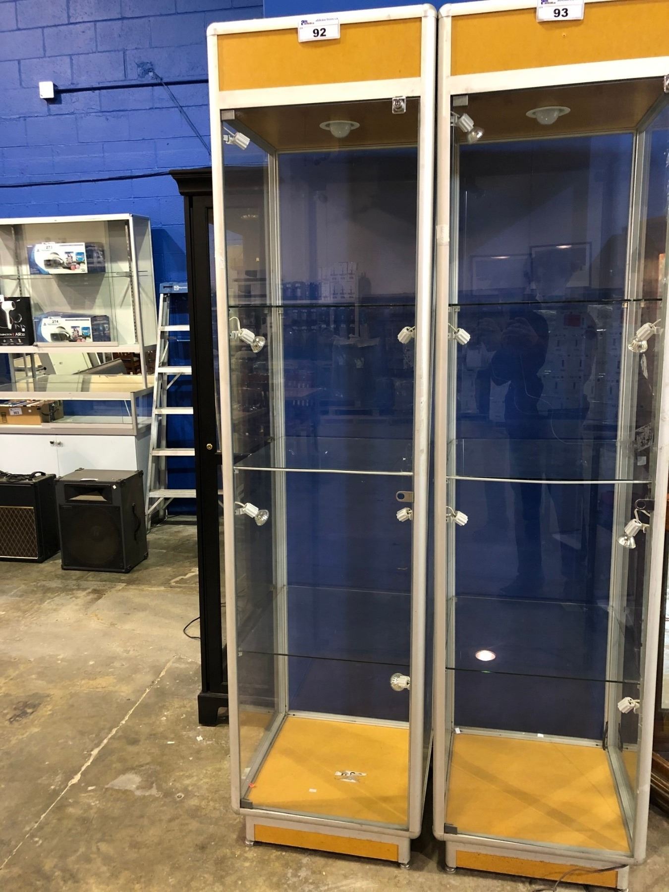 GLASS DISPLAY UNIT (89.5 X 22 X 22