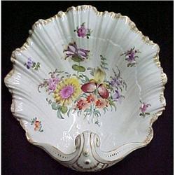 Meissen clamshell dish; polychrome flor