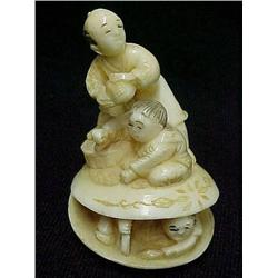 Carved ivory netsuke approximately 2" h