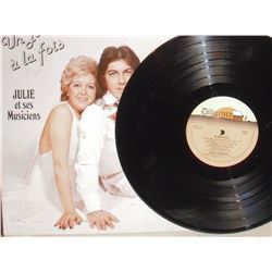 1981 LP MINT 33 record Julie et ses musiciens in French - en Français, encore tout neuf