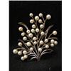 Image 1 : LADIES’ WHITE GOLD AND PEARL BROOCH