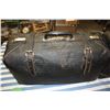 Image 7 : 2X THE MONEY Old Leather Suitcases (1 With Key)