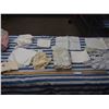 Image 1 : Lot of 33 Vintage Linen and Doilies