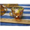 Image 8 : 6 Pieces of Carnival Glass: 4 Vintage Cups and 2 Dishes