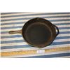 Image 1 : Large Cast Iron Lodge - 12.5 Diameter
