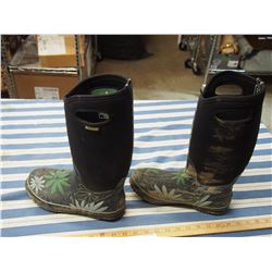 Bogs Classic High Daisy Rubber Boots Size 7 Women's