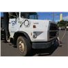 Image 7 : 1990 Ford L9000 Tandem Axle Dump Truck (Runs Drives Dumps See Video)