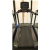 Image 1 : MATRIX ULTIMATE DECK TREADMILL